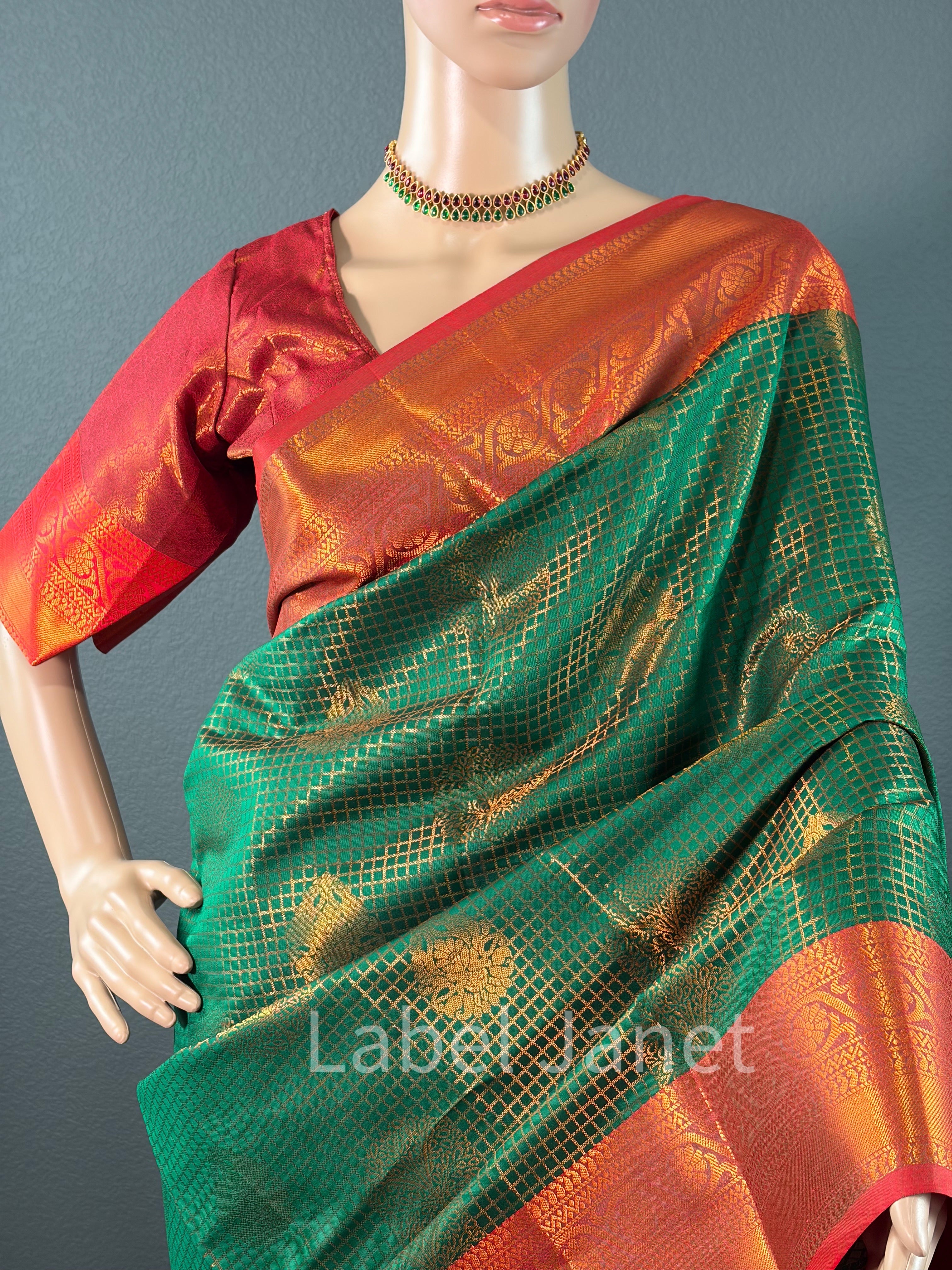 Vaira Oosi Elampillai Saree