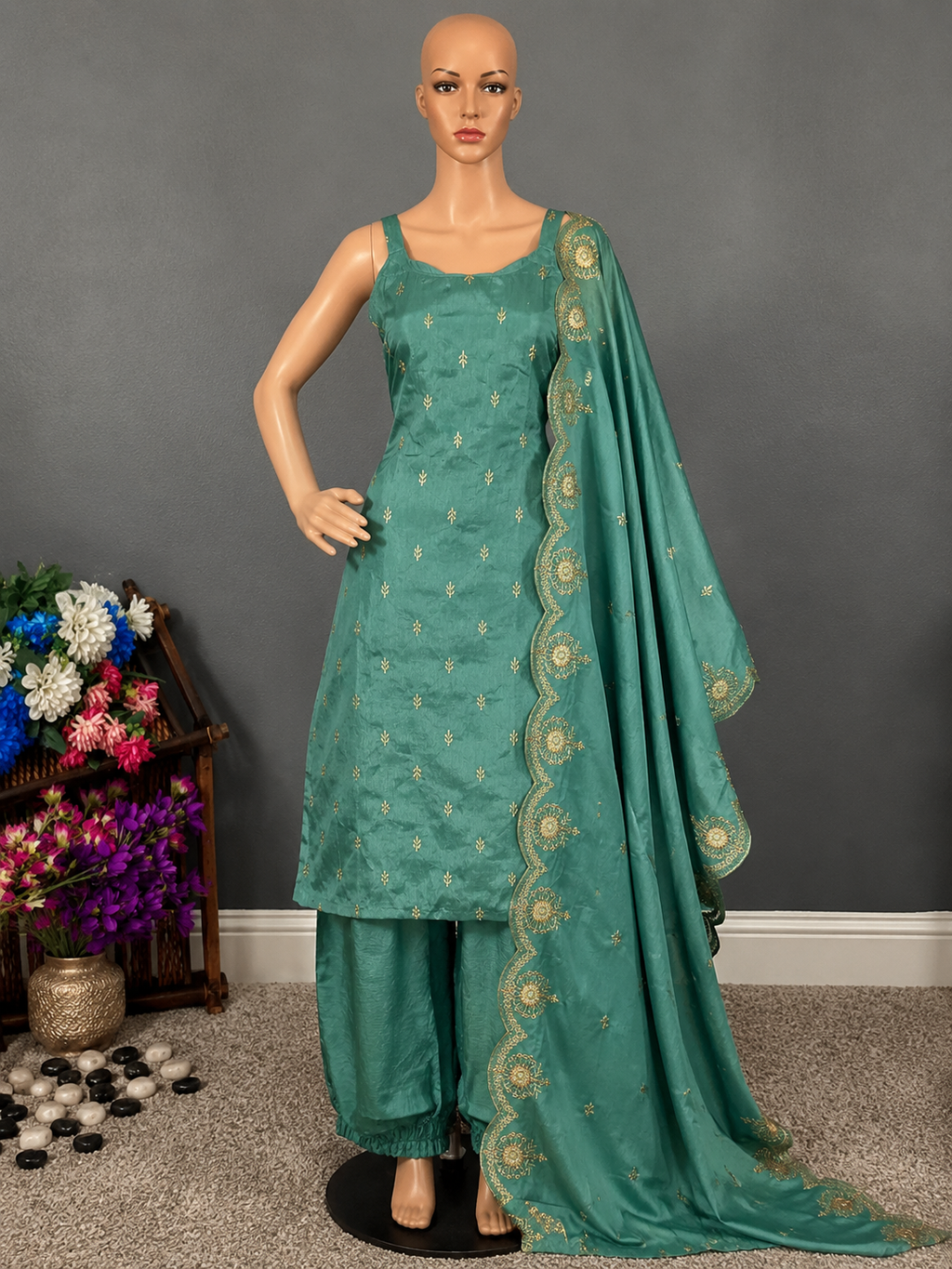 Olive beauty - Sleeveless salwar kameez for women (M up to L)