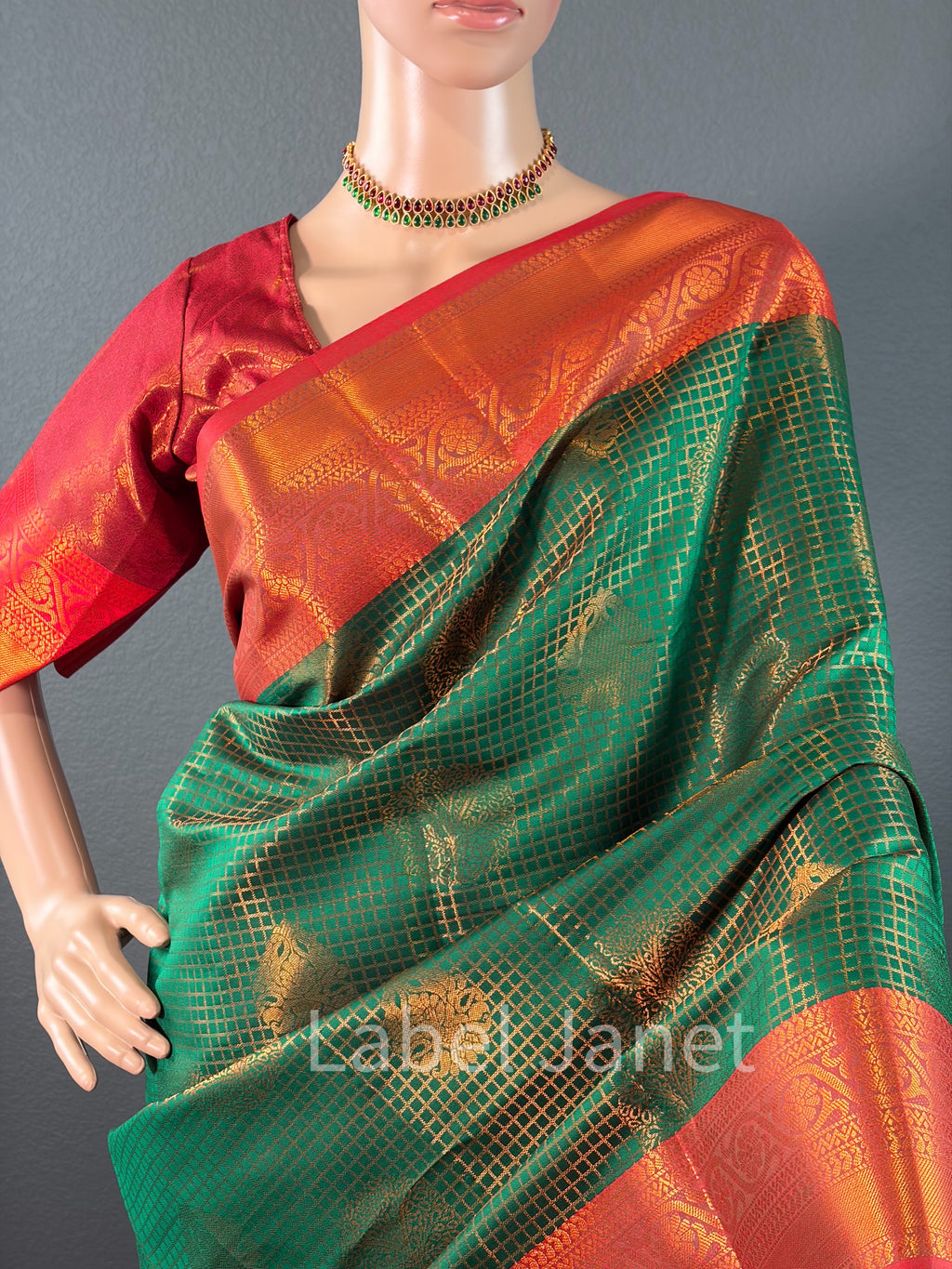 Vaira Oosi Elampillai Saree